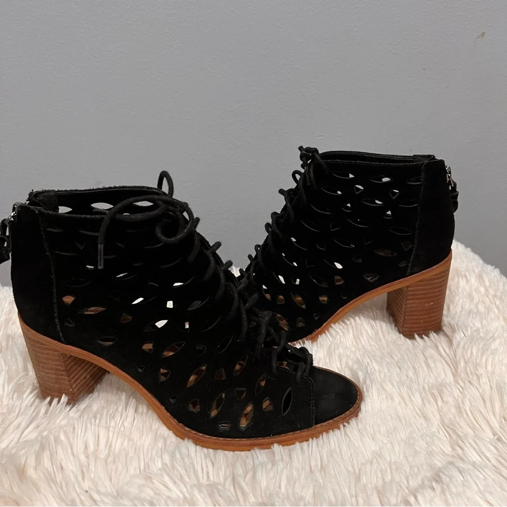 Gianni‎ Bini cut-off sandals size 8.5